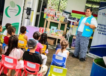 Niños de Centros de Bienestar Infantil en Chalatenango reciben insumos y material didáctico