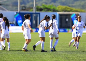 Centro Caribe Sports y Venezuela levantaron el telón del fútbol femenino con sendas victorias en San Salvador 2023