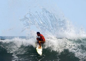 Revista Forbes destaca apuestas por el surf y bitcoin como atracción para inversionistas en El Salvador