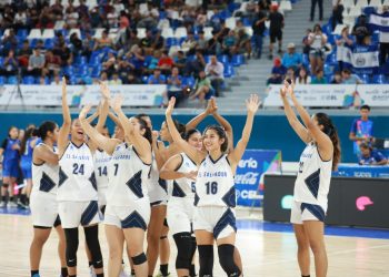 El Salvador consigue su segunda victoria consecutiva en baloncesto femenino