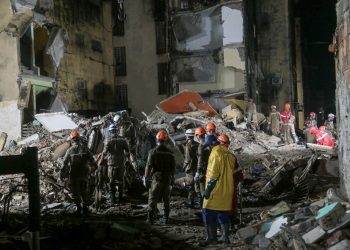 Al menos 11 muertos tras derrumbe de edificio en noreste de Brasil