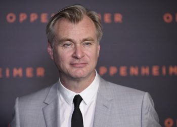 En la era de la IA, la historia de la bomba atómica es una «advertencia», dice Christopher Nolan