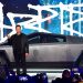 Cybertruck, la primera pickup eléctrica de Tesla, sale de planta