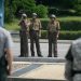 Un ciudadano de EE. UU. cruza a Corea del Norte durante una visita en la frontera