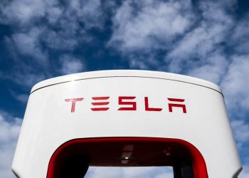 Ganancias de Tesla saltan 20 % en segundo trimestre y empresa confirma previsiones de ventas
