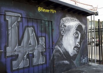 Policía de Las Vegas registra vivienda por el asesinato del rapero Tupac