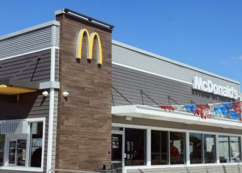 Acusaciones de agresiones sexuales y racismo en McDonald’s de Reino Unido