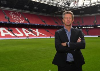 Edwin van der Sar, exportero de Países Bajos y Ajax, está en cuidados intensivos tras hemorragia cerebral