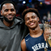 VIDEO | LeBron James muestra a su hijo tocando piano tras alta del hospital