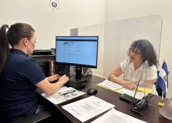 Red consular salvadoreña en EE.UU. extiende horarios por asesorías de inscripción al TPS