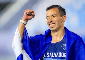 Pablo Ibáñez hizo historia como el primer hombre en ganar oro en atletismo desde hace casi 100 años en El Salvador