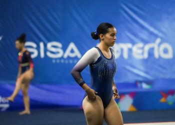 Jessica Hernández gana bronce en gimnasia de trampolín