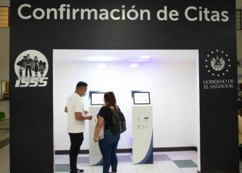 Los quioscos del ISSS facilitan los trámites en Soyapango