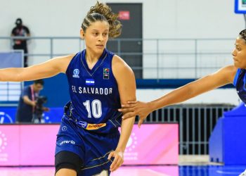 La Azul femenina de baloncesto se paseó sobre la duela del gimnasio Adolfo Pineda