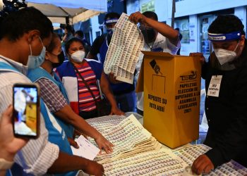 Redactor de la Constitución afirma que reelección presidencial inmediata es legal