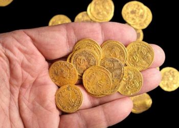 A la venta un tesoro de 700 de monedas de oro halladas en un maizal de Kentucky