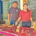 Padre e hija han encontrado su pasión en las artesanías