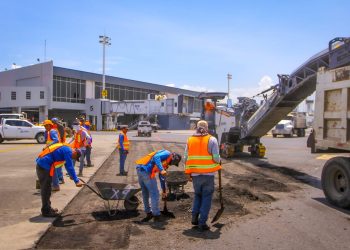 Avanza rehabilitación de plataformas en el aeropuerto de El Salvador