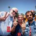 FOTOS | Escultor salvadoreño es invitado al cumpleaños de Ringo Starr en Los Ángeles