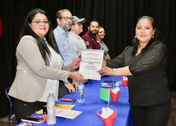Amexcid clausura cursos para jóvenes en Ahuachapán