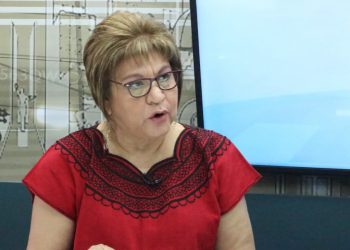Julia Évelyn: «Oposición no logra convertirse en verdadera alternativa»