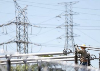 Salvadoreños no pagarán más en su tarifa eléctrica en los próximos tres meses