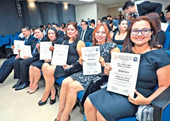 El ISSS ha solicitado 465 becas para médicos residentes en 2024