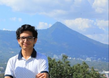 Joven salvadoreño gana medalla de oro por segunda vez en Olimpiada Asiático-Pacífica de Matemática