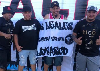 Frank Rosales, coordinador de la barra aliancista en EE.UU.: «Gracias, jugadores, por bajarse el salario y quedarse en Alianza» 
