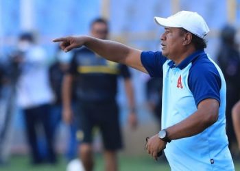 Milton Meléndez:  «Con dos o tres canchas que tuviéramos así en El Salvador, fuera diferente el fútbol» 