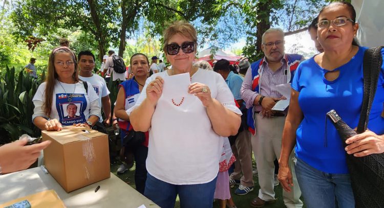 Desde 1988,  Milagro Navas ha sido alcaldesa del municipio de Antiguo Cuscatlán, La Libertad.