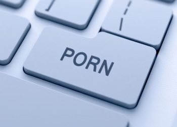 Justicia francesa aplaza sentencia sobre bloqueo de sitios porno