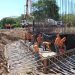 Autoridades de Gobierno verifican avances de construcción de puente que beneficiará a varias comunidades de San Miguel