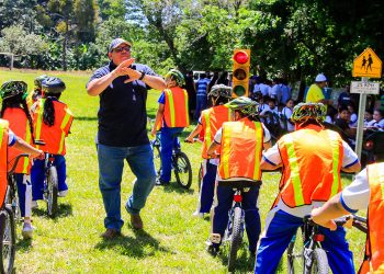 Estudiantes son capacitados en educación vial en San Pedro Perulapán, Cuscatlán