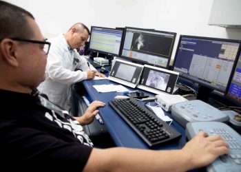 El ISSS capacita a personal de enfermería en medicina nuclear y radioterapia