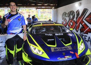 Piloto guatemalteco establece nuevo récord de velocidad en El Jabalí