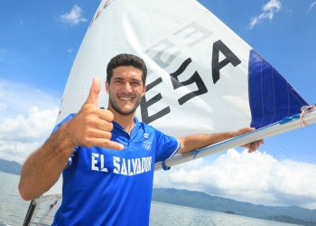 Con la fuerza del viento, Enrique Arathoon conquistó oro para El Salvador