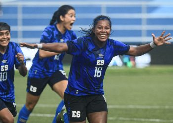 La selección femenina dio la cara por El Salvador en el fútbol