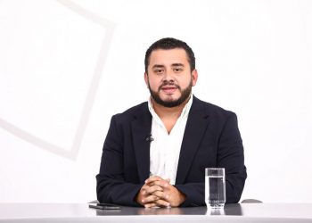«Hemos detectado tres leves derrumbes en la zona oriental que ya están siendo atendidos»: ministro de Obras Públicas tras sismo