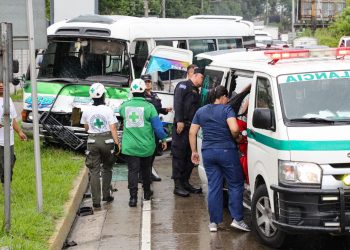 PNC reporta accidente de tránsito a la altura de La Ceiba de Guadalupe, Antiguo Cuscatlán