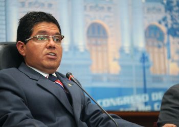 Condenan a exlegislador peruano a 22 años por apropiarse del sueldo de sus asistentes