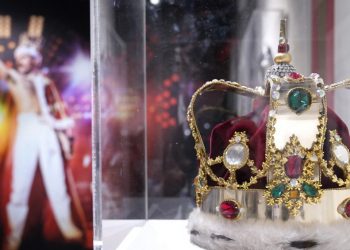 FOTOS: Londres expone el universo de Freddie Mercury antes de ser subastado