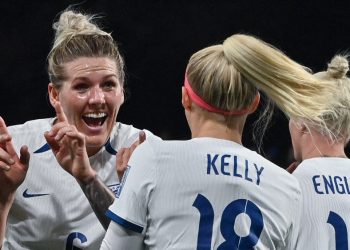 Inglaterra barre a China y se clasifica junto a Dinamarca a octavos del Mundial femenino