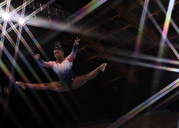 Simone Biles regresa a la gimnasia tras un parón de casi dos años
