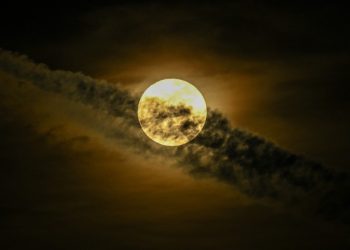 FOTOS/ Luna de esturión iluminó a millones de personas alrededor del mundo