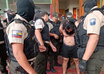 Ecuador traslada a cárcel de máxima seguridad a jefe pandillero que amenazó a candidato asesinado