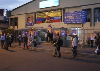 Ecuador mantiene fecha de elecciones a pesar de asesinato de candidato presidencial