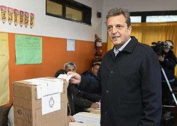 Argentina elige sus candidatos a la presidencia en plena crisis económica