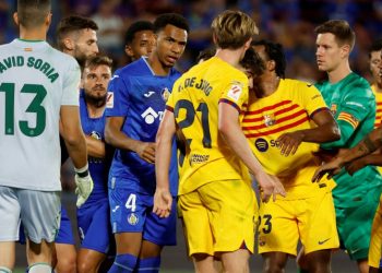 Barcelona tropieza en Getafe en un accidentado inicio liguero