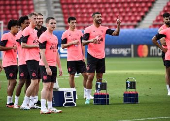 Manchester City y Sevilla se enfrentan en Grecia por el primer trofeo europeo de la temporada